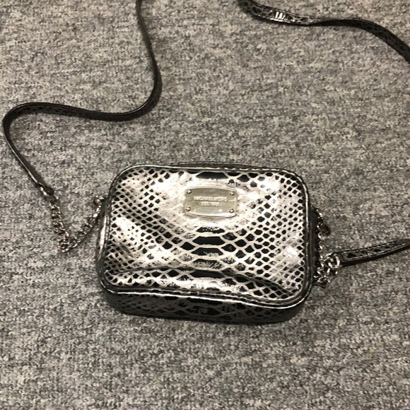 Michael Kors small purse - Picture 1 of 2